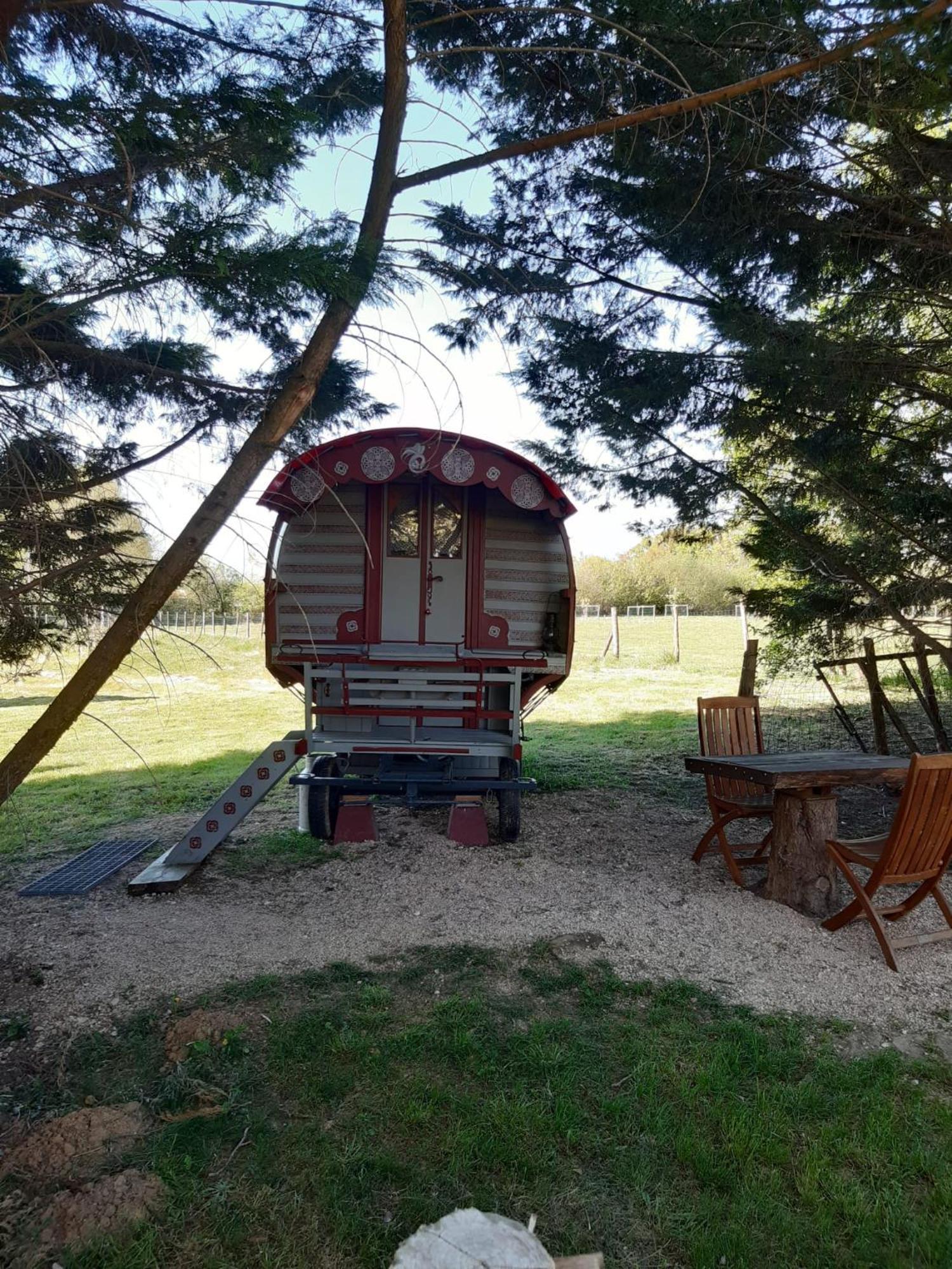 מלון Saint-Vincent-en-Bresse Roulotte Irlandaise Polly מראה חיצוני תמונה